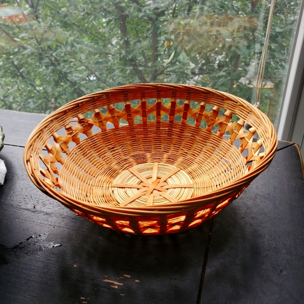 Round Wicker Rattan Woven Basket